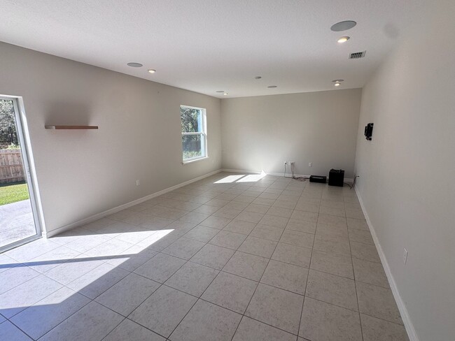 Photo - Beautiful 5 bedroom 3 bath home for rent