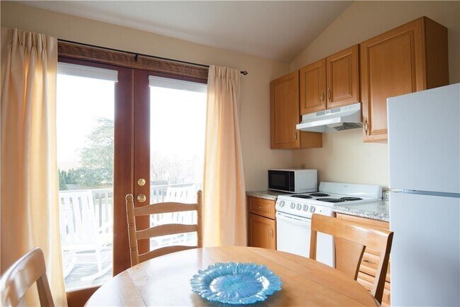 Photo - 281 Wolcott Ave