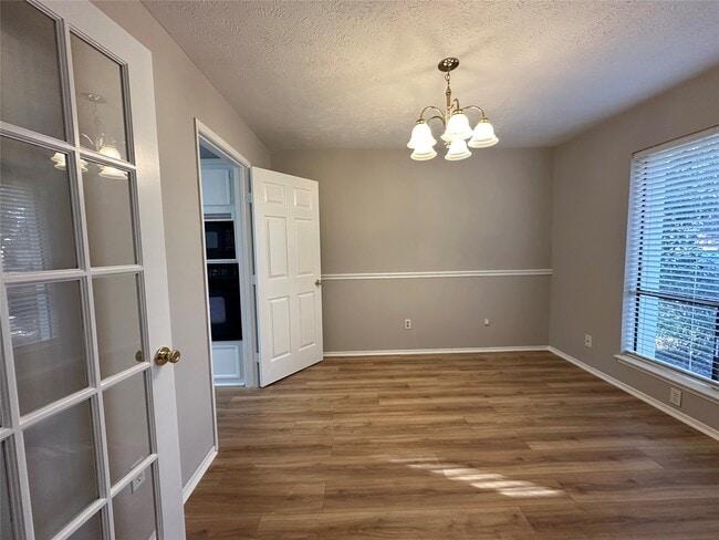 Photo - 2910 Colonial Dr