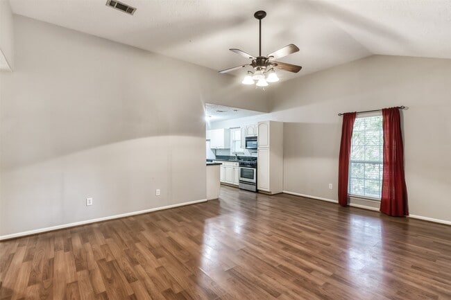 Photo - 115 Delaware Dr