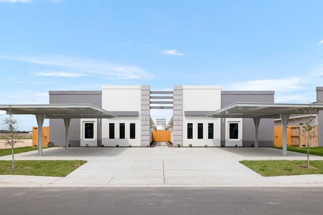 Building Photo - 3105 W Sandlewood St Unit 3