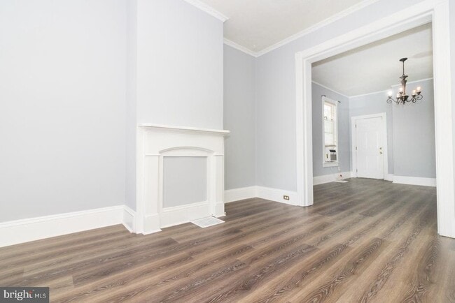 Photo - 635 Chambers St
