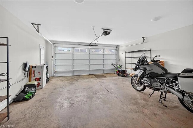 Photo - READY TO MOVE IN!