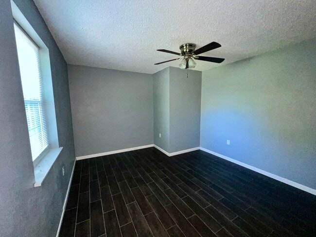 Photo - 1008 Owen St Unidad A