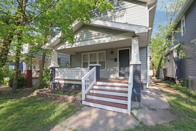 Updated 3 Bedroom, 2 Bathroom Home with Sp... - Updated 3 Bedroom, 2 Bathroom Home with Sp...