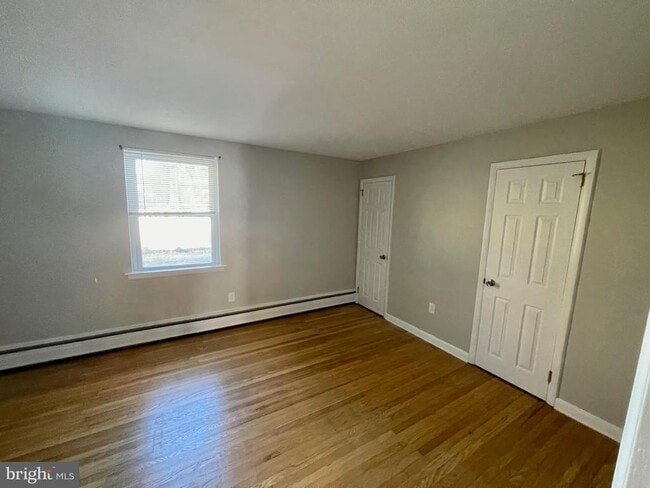 Photo - 239 S 3rd St