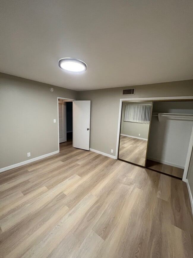 Photo - Mulberry West