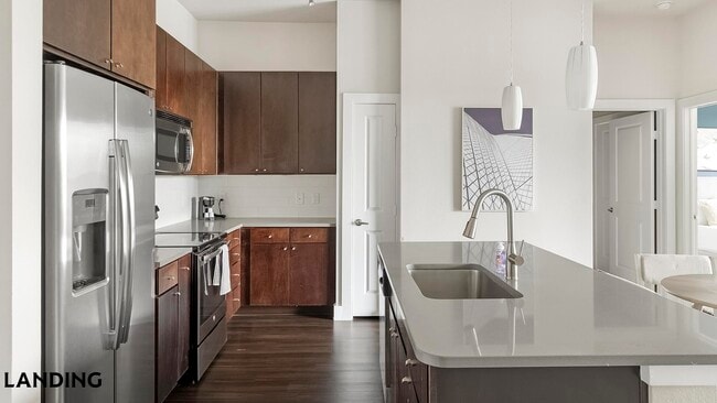 Photo - 3501 Ross Ave Unidad 3057