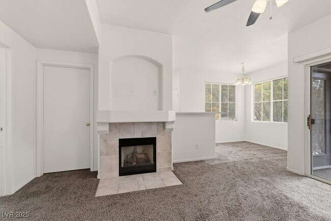 Photo - 9050 W Warm Springs Rd Unidad 2053