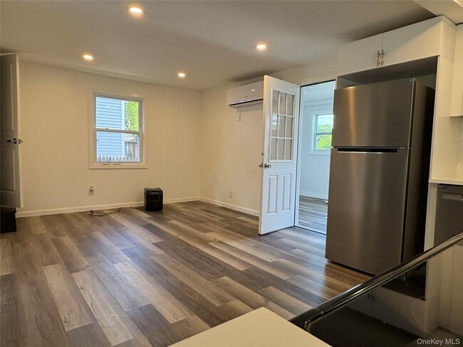 Photo - 103 N Pierpont Ave