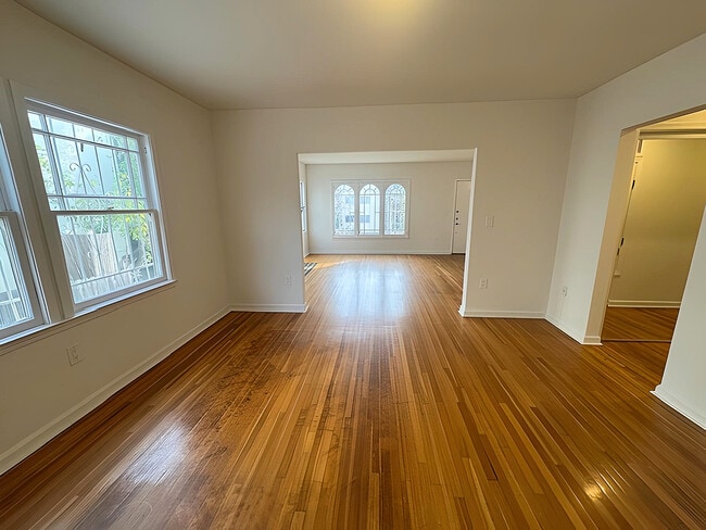 Photo - 5049 Franklin Ave