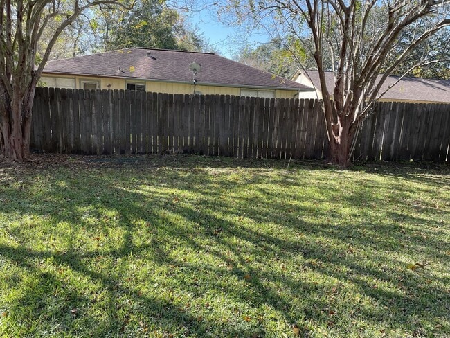Photo - 6822 Harpers Dr
