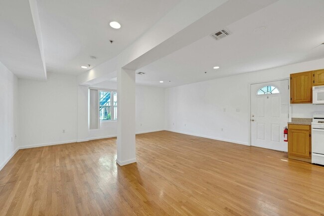 Photo - 6410 Madison St Unit Apt 1