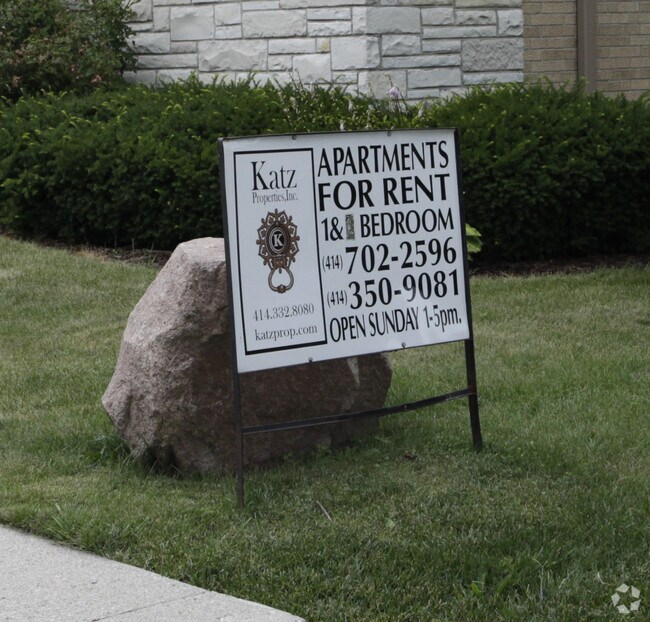 5009-5017 S Lake Dr 12 unit