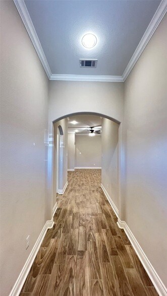 Photo - 906 Tippit Ln