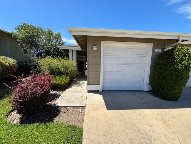 Building Photo - w1031 Unit 1 Rental