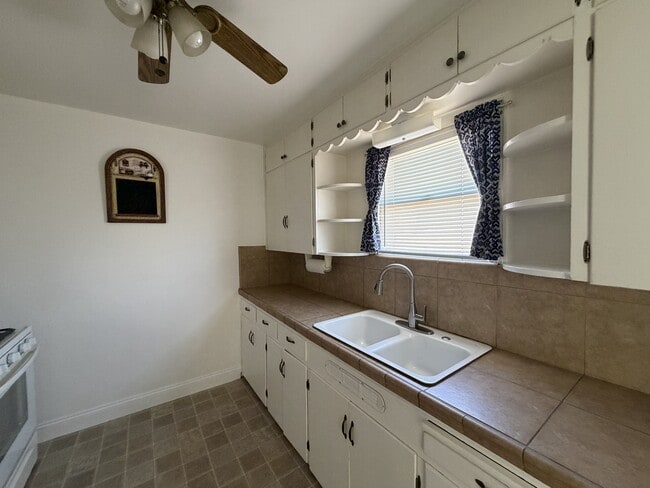 Photo - 901 Castaic Ave
