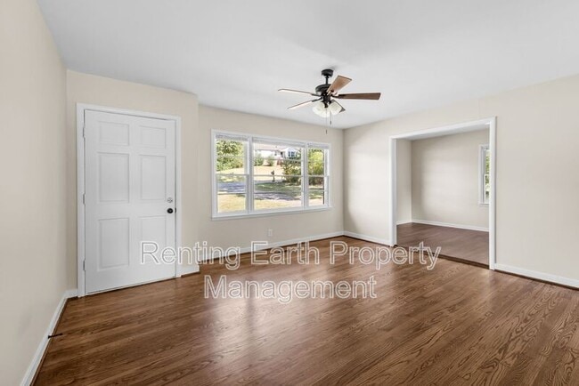 Photo - 2224 3rd St NW