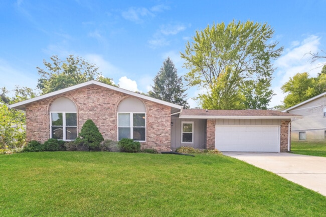 Building Photo - Fantastic 4bd/3ba home! Let yourself in!