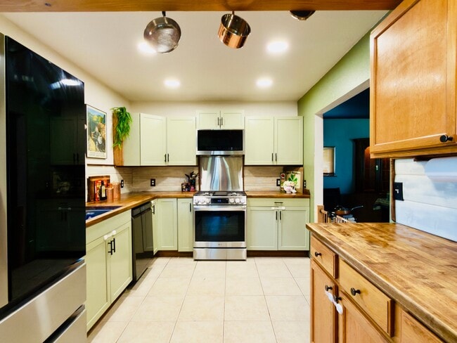 Photo - 217 E Ravalli St