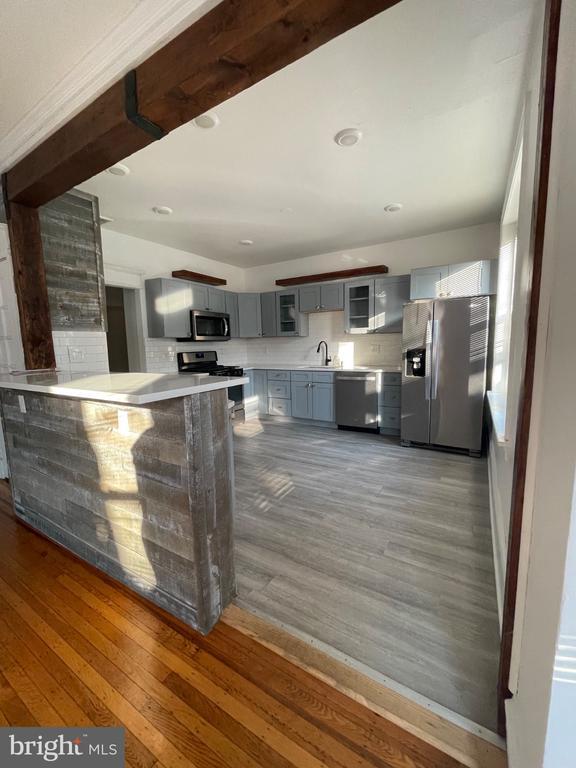 Photo - 114 Levering St