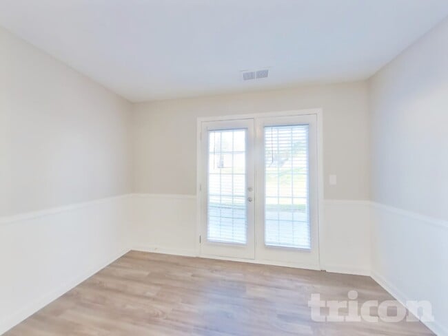 Photo - 3912 Farlow Rd