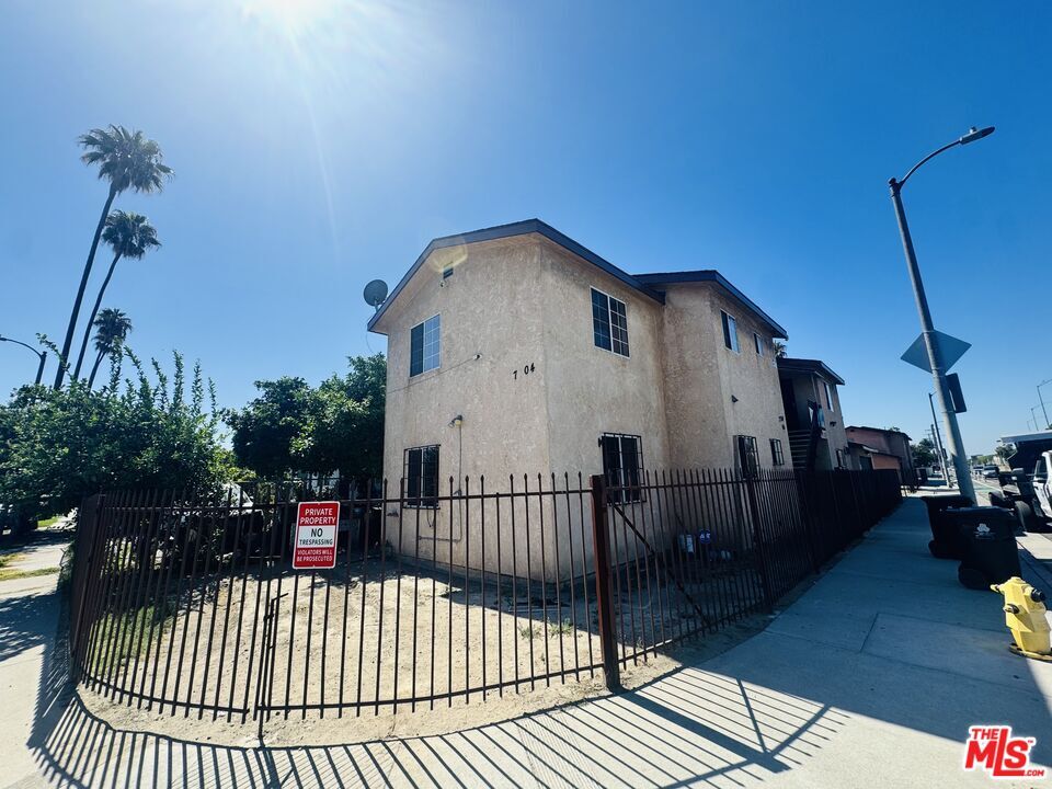 Photo - 7706-7706 S Grand Ave