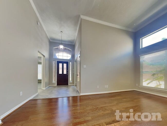 Photo - 6855 Tournament Dr