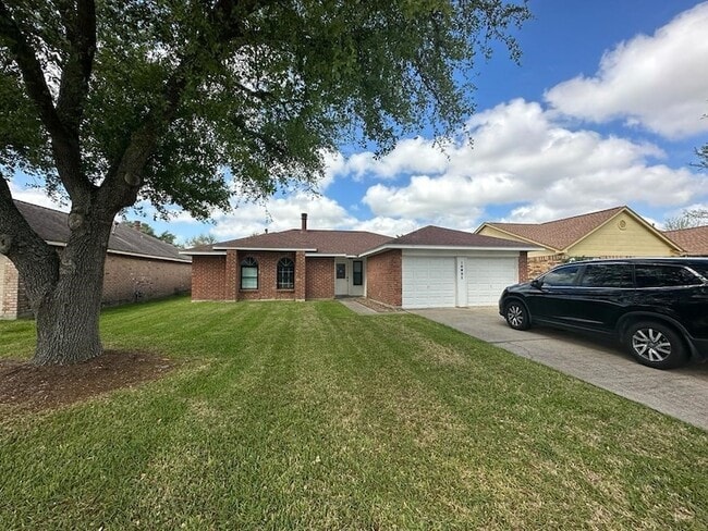 10921 Pecan Dr