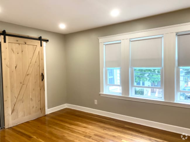 Building Photo - 347 Vermont St Unit 2b Rental