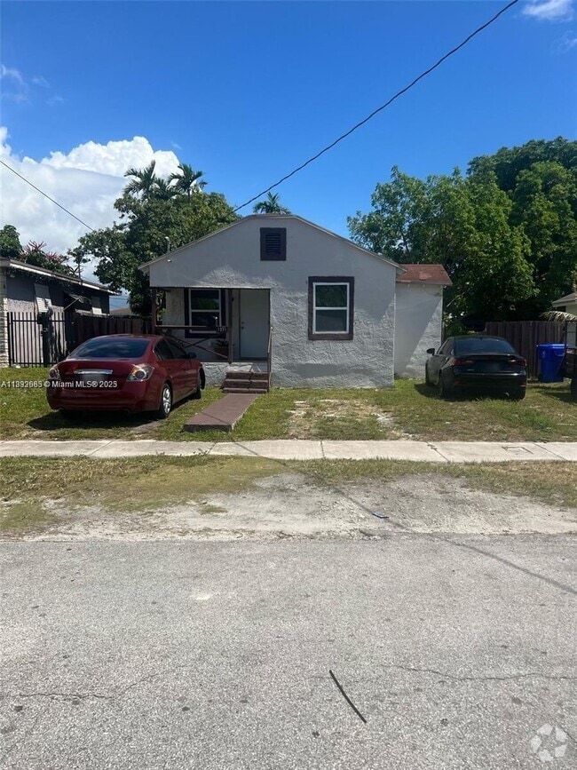 Building Photo - 1271 NW 68th St Rental