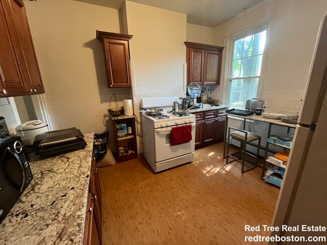 Building Photo - 17-19 Putnam Ave. Unit 17A Rental