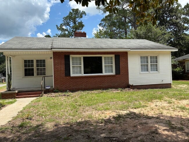 Photo - 2016 McIntosh Rd House