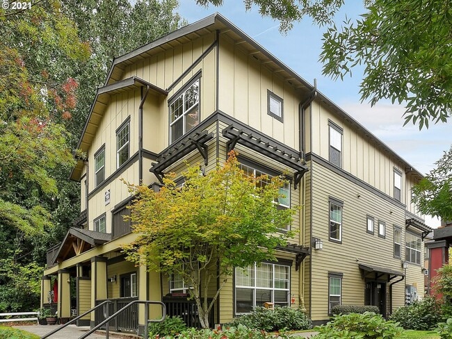 Photo - Sherwood Corner 3 Bed 2.5 Bath Townhome on top floor~  Reserved Parking and Washer & Dryer and Co...