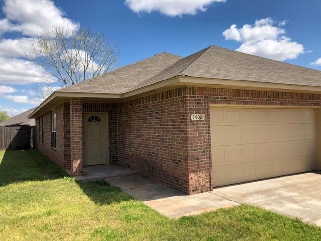 Building Photo - $200 off your move in by Oct 15th! Located... Rental