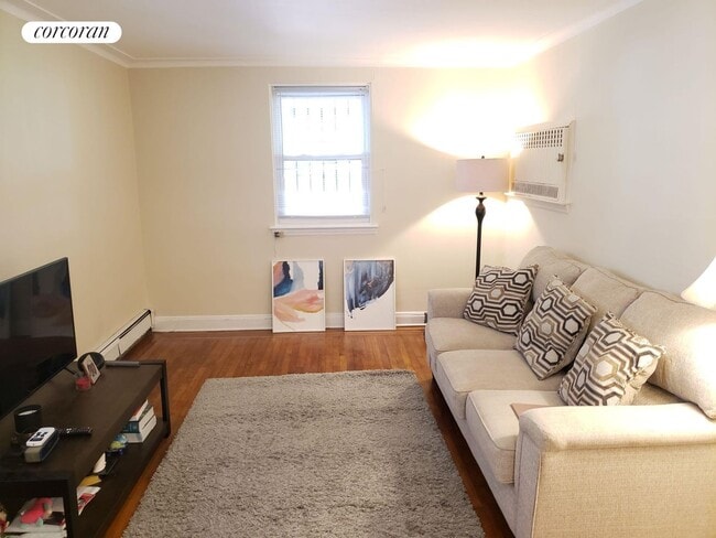 Photo - 2186 Paulding Ave Apartamento