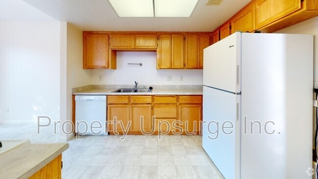 Building Photo - 707 July Way Rental