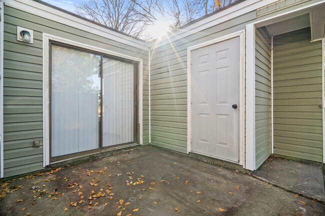 2231 Woodridge Ln Unit B