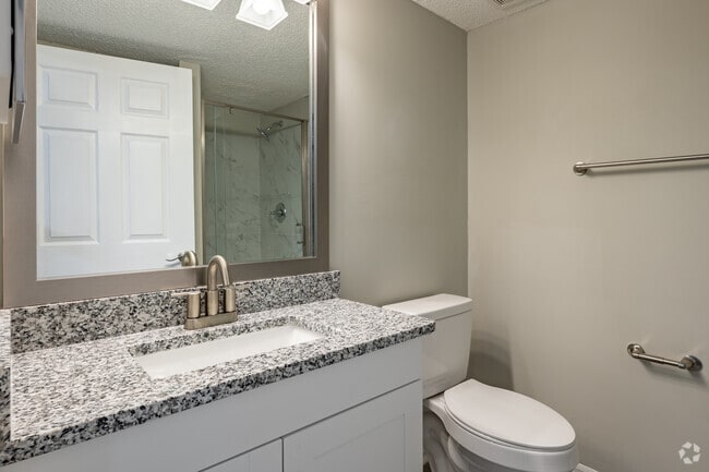 2BR, 2BA - 1,087SF