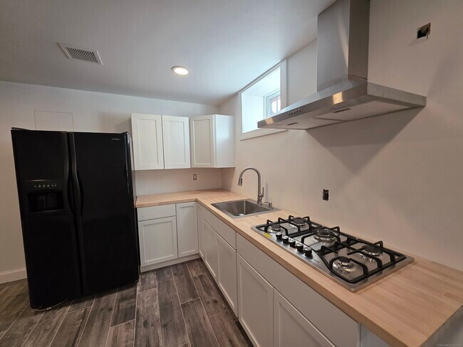 Photo - 1367 Reservoir Ave