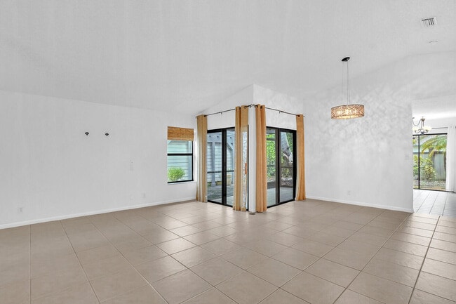 Photo - 2533 Bedford Mews Dr