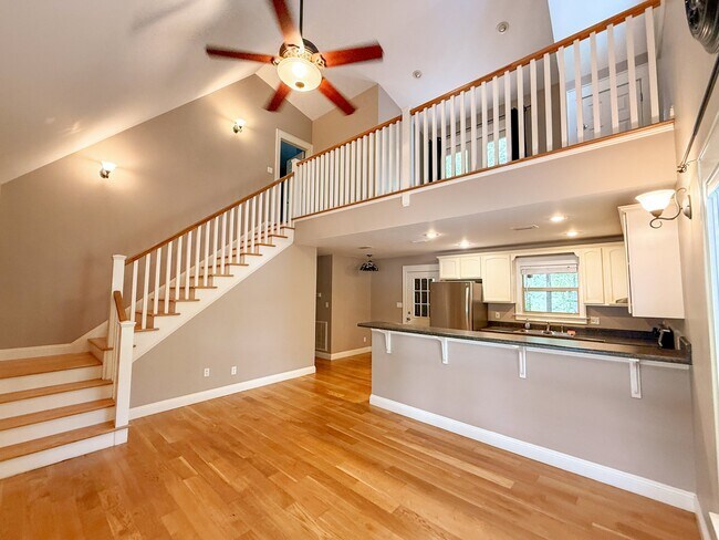 Photo - 245 Pine St