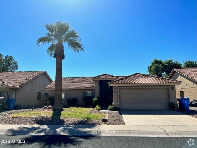 Building Photo - 1231 E San Angelo Ave Rental