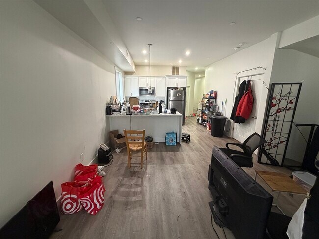 Photo - 301-305-305 Dudley St Unidad 2