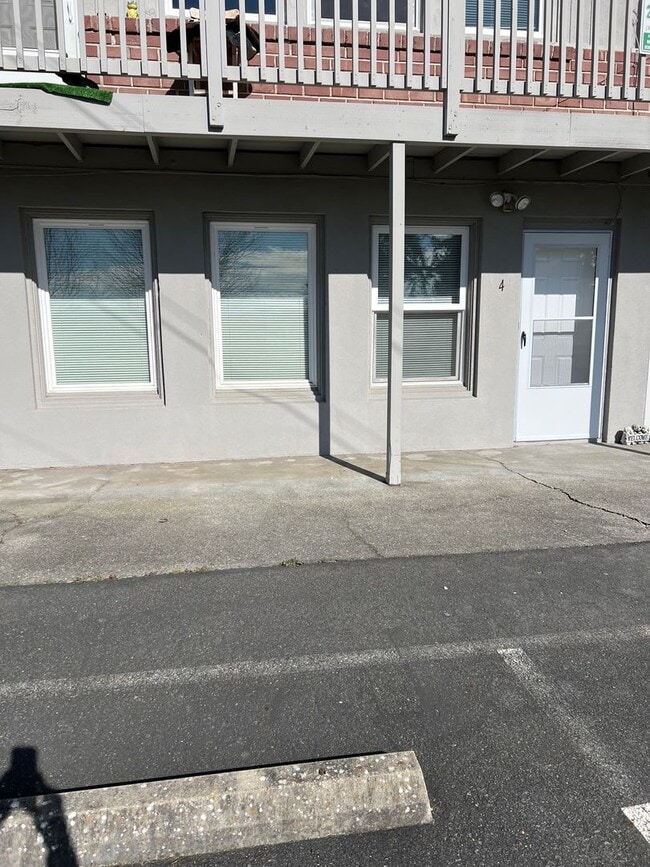 Photo - Fully Renovated 2-Bedroom in Stanwood Unit 4