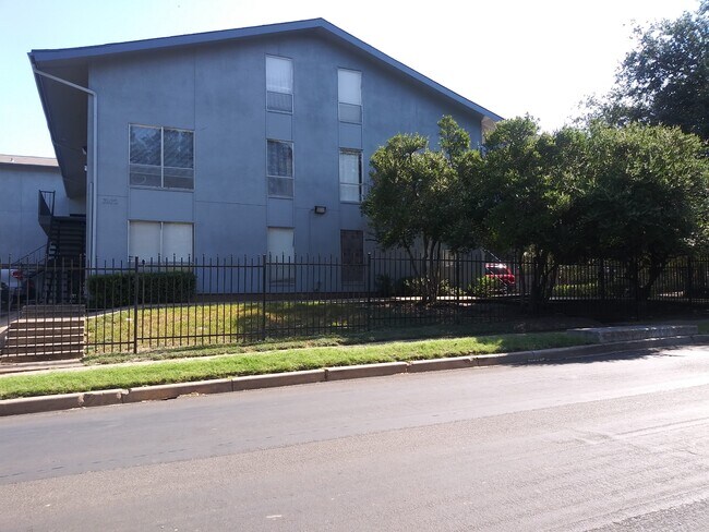 Photo - 3100 Elizabeth St Apartments Unit 202
