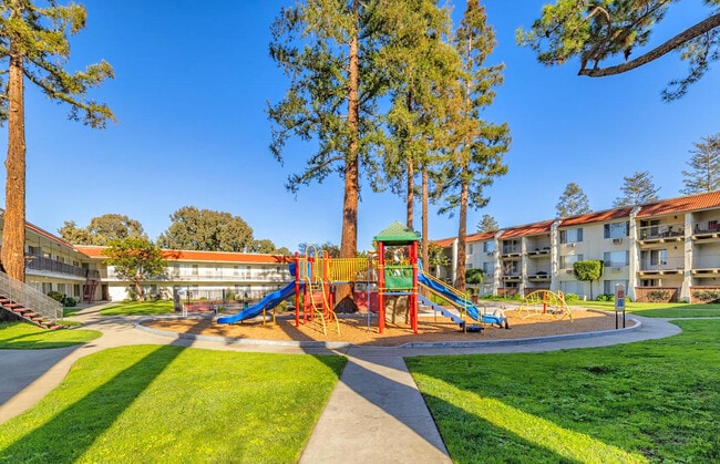 Casa Real Apartments