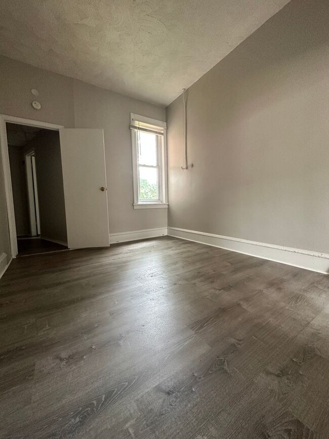 Photo - 1232 W Somerset St Unidad 2