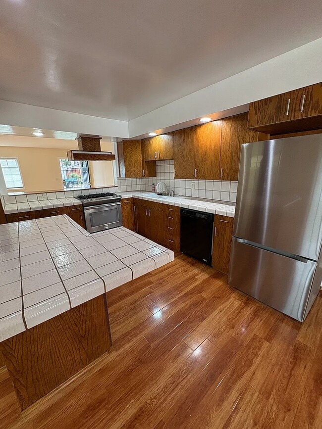 Photo - 1843 Santa Fe Ave