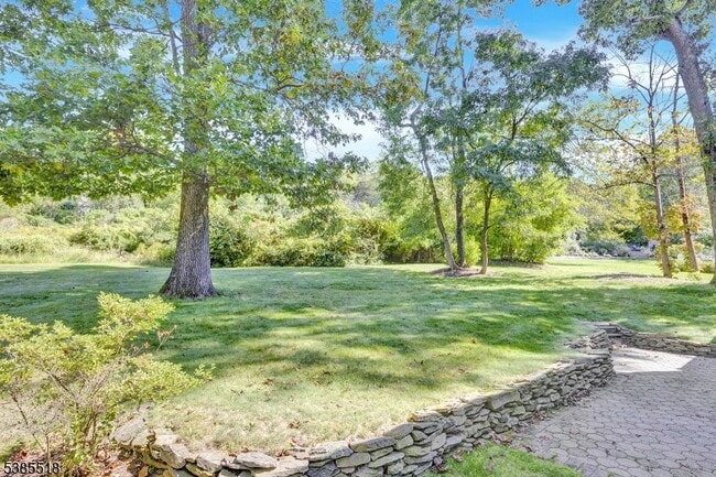 Photo - 42 Stonewyck Rd